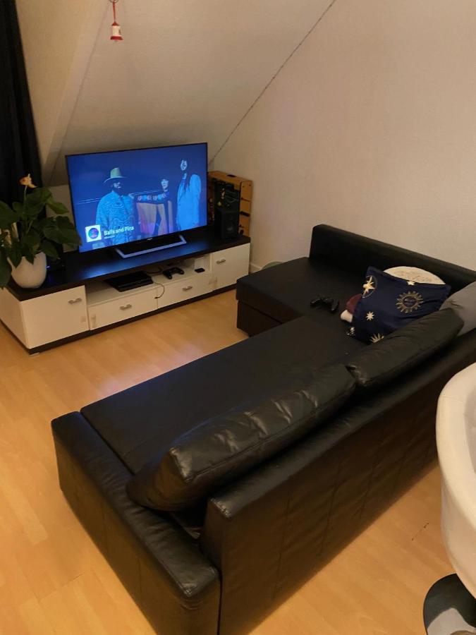 Nice Private Room In Shared Apartment - 2Er Wg Wiesbaden Bagian luar foto